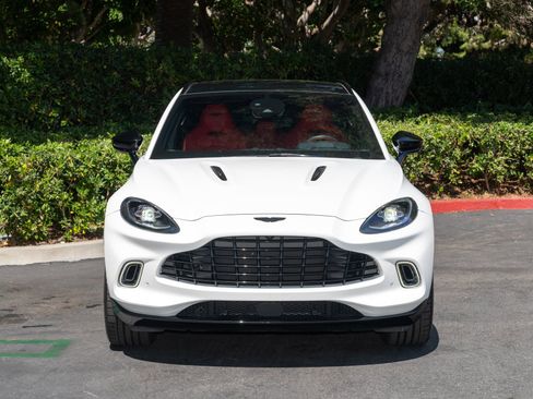 Used 2023 Aston Martin DBX AWD/4WD image 5