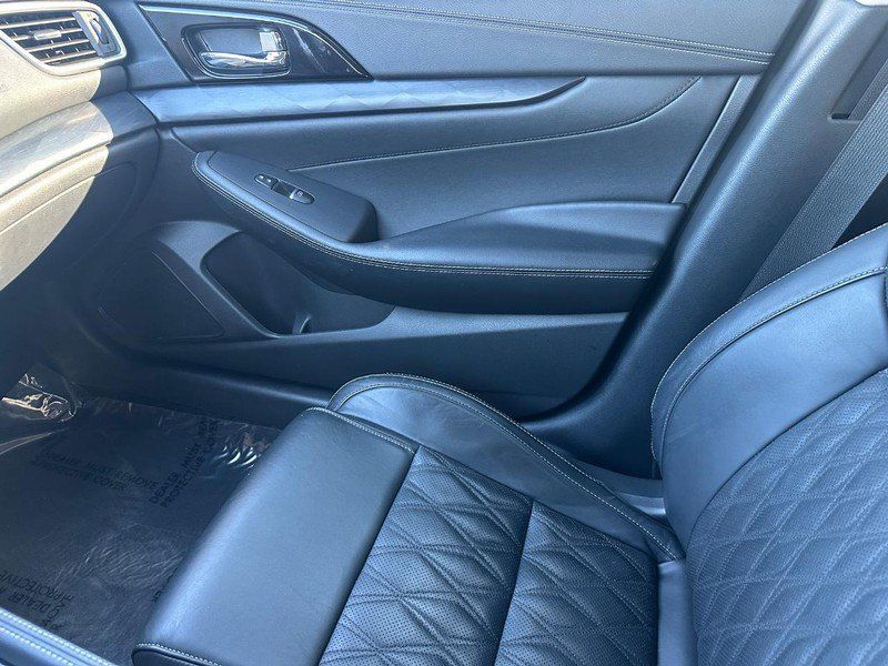 Used 2023 Nissan Maxima Platinum w/ Sport Mat Group FWD image 22