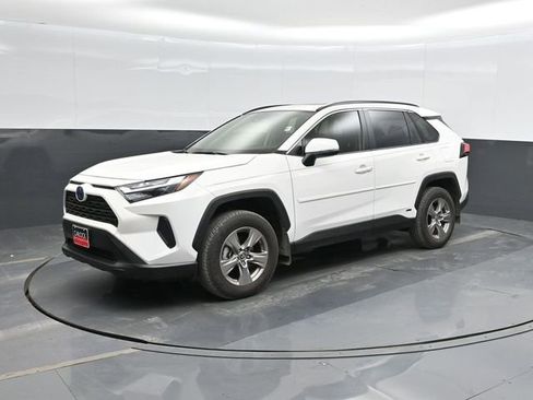 Used 2024 Toyota RAV4 XLE w/ Convenience Package image 8