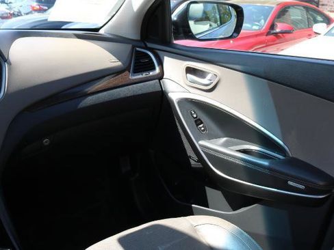 Used 2017 Hyundai Santa Fe Sport w/ 2.0T Ultimate Tech Package 05 FWD image 16