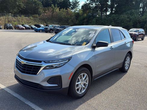 Used 2024 Chevrolet Equinox LS w/ LS Convenience Package FWD image 1