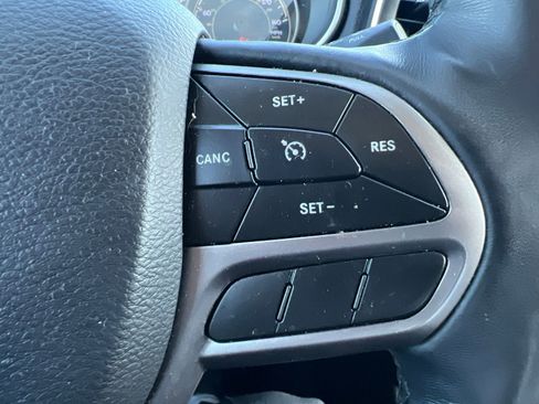 Used 2019 Jeep Cherokee Latitude Plus w/ Cold Weather Group AWD/4WD image 13