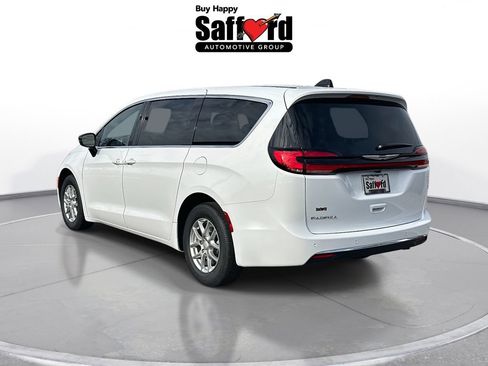 New 2026 Chrysler Pacifica Select FWD image 5