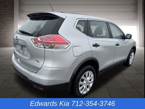 Used 2016 Nissan Rogue S image 3