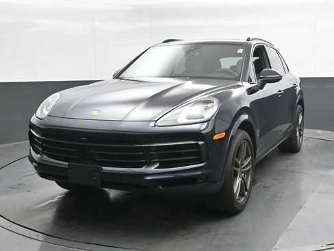 Used 2023 Porsche Cayenne AWD/4WD image 6