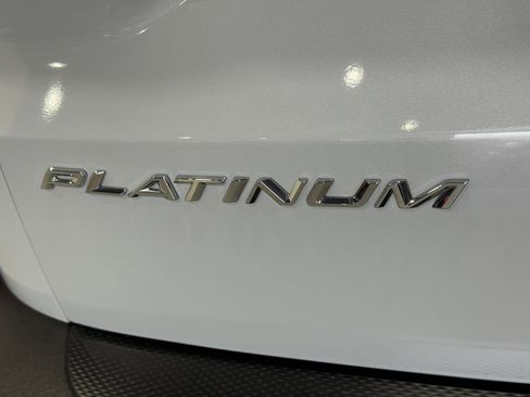 Used 2025 Ford Escape Platinum AWD/4WD image 30