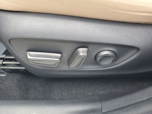 Used 2022 Toyota RAV4 XLE w/ Convenience Package image 13