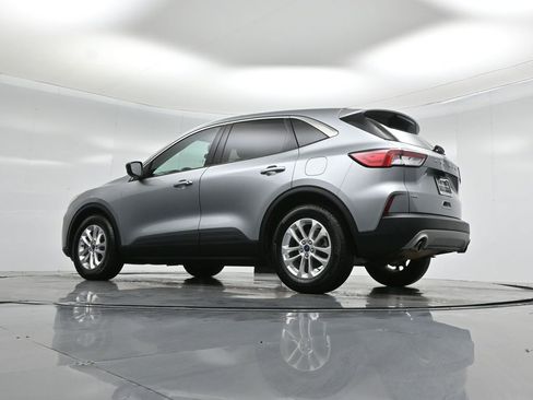 Used 2022 Ford Escape SE image 49