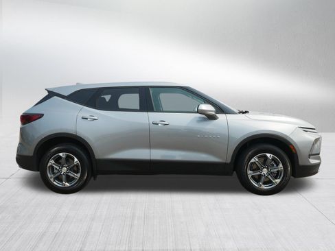 Used 2025 Chevrolet Blazer LT AWD/4WD image 8