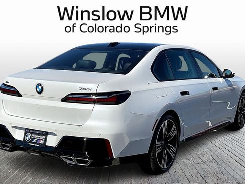 Used 2025 BMW 760i xDrive w/ Premium Package image 6