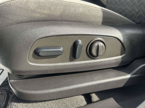Used 2023 Chevrolet Equinox LS w/ LS Convenience Package FWD image 22