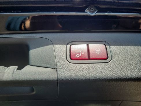 Used 2021 Mercedes-Benz GLC 300 4MATIC w/ Driver Assistance Package image 12