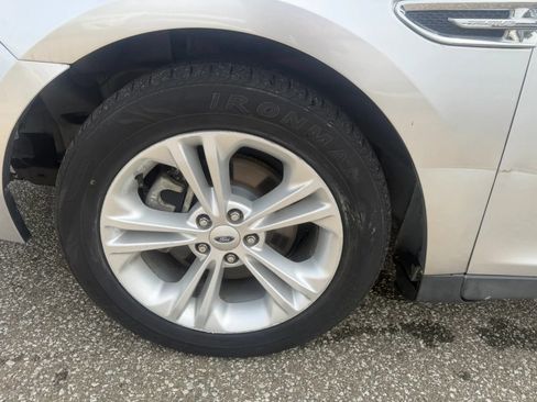 Used 2015 Ford Taurus SEL FWD image 25