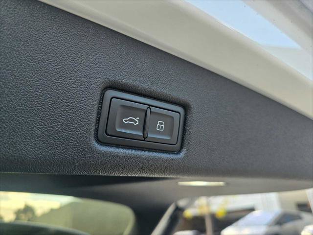Used 2025 Audi Q5 Premium w/ Convenience Package AWD/4WD image 15