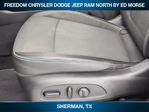 Used 2022 Buick Encore GX Select w/ Sport Touring Package FWD image 17
