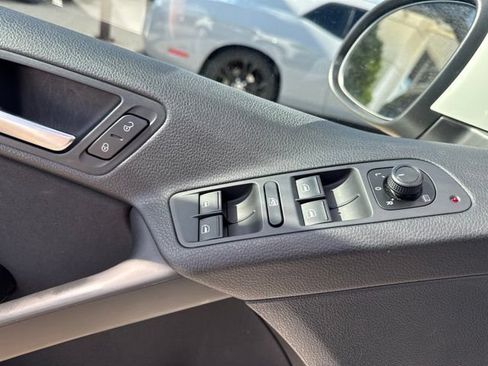 Used 2018 Volkswagen Tiguan Limited w/ Premium Package AWD/4WD image 27