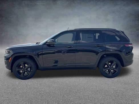 New 2025 Jeep Grand Cherokee 4WD image 3