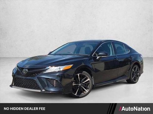 Used 2020 Toyota Camry XSE FWD image 1