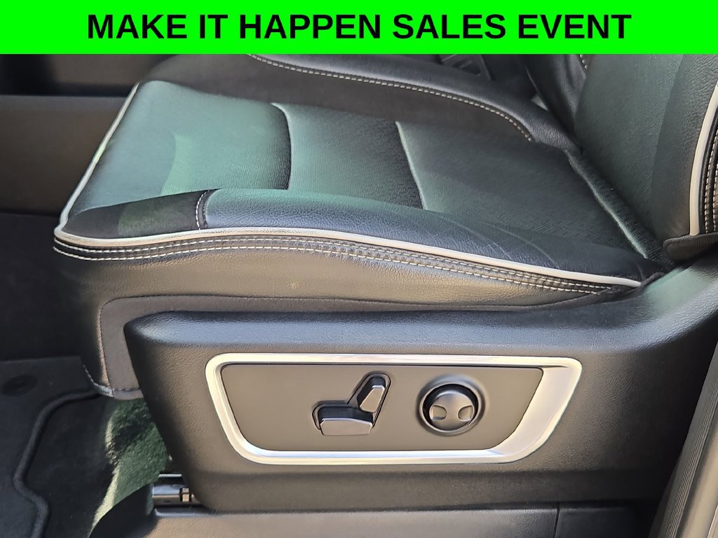 Used 2025 RAM 1500 Laramie w/ Sport Appearance Package AWD/4WD image 14