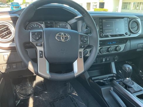 Used 2023 Toyota Tacoma SR5 AWD/4WD image 16