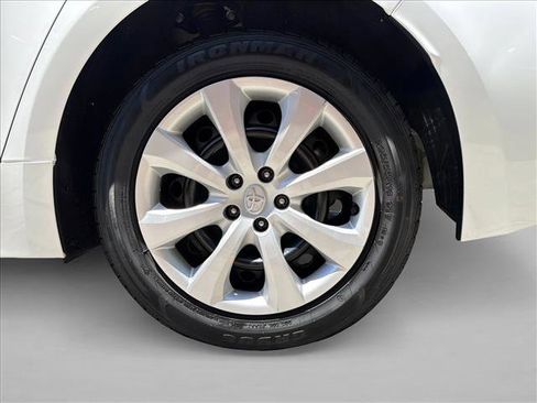 Used 2024 Toyota Corolla LE FWD image 9