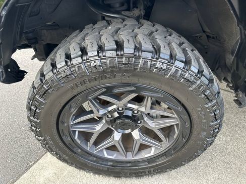 Used 2019 Toyota 4Runner SR5 AWD/4WD image 28