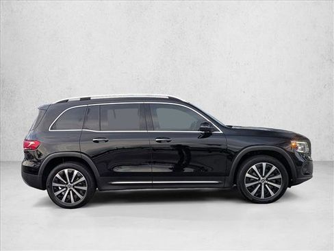 Certified 2022 Mercedes-Benz GLB 250 4MATIC image 4