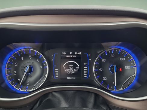 Used 2023 Chrysler Voyager LX image 19