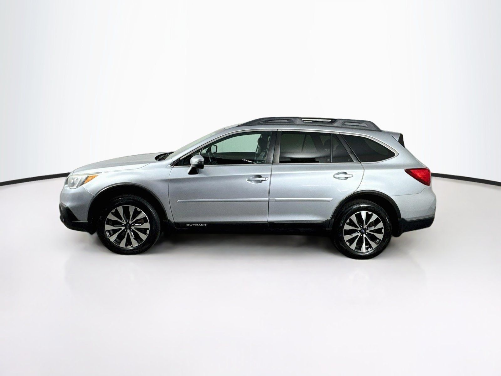 Used 2016 Subaru Outback 2.5i Limited AWD/4WD image 4