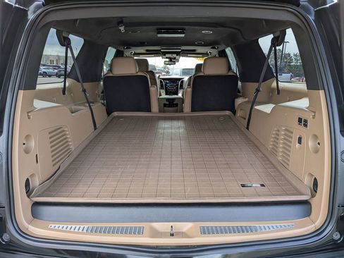 Used 2020 Cadillac Escalade ESV Platinum AWD/4WD image 6