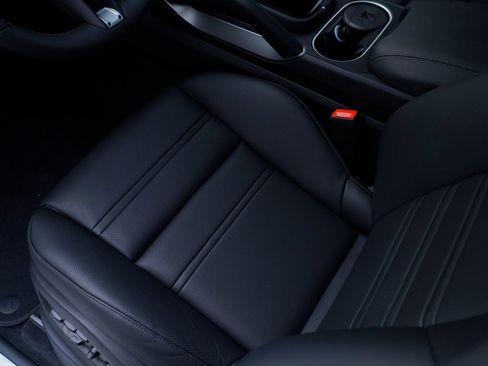 New 2026 Porsche Cayenne E-Hybrid Coupe image 17