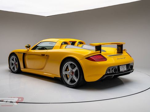 Used 2005 Porsche Carrera GT RWD image 5