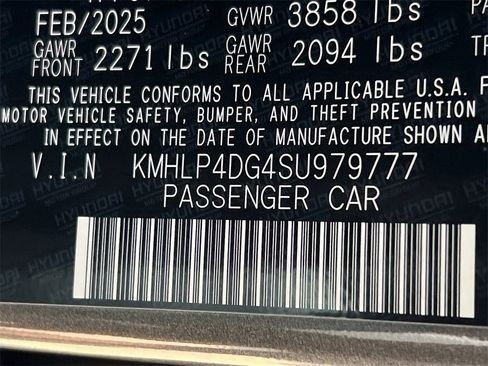 Used 2025 Hyundai Elantra Limited image 33