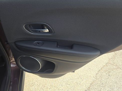 Used 2022 Honda HR-V EX image 9