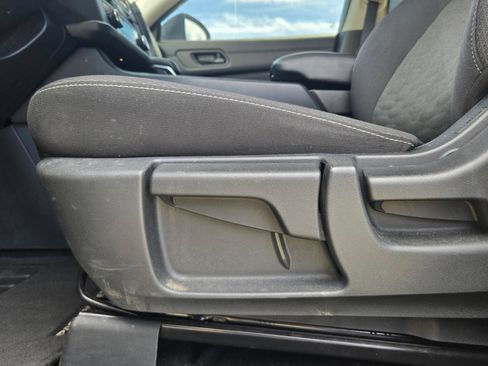 Used 2024 Nissan Pathfinder S FWD image 11