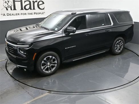New 2025 Chevrolet Suburban LS image 23