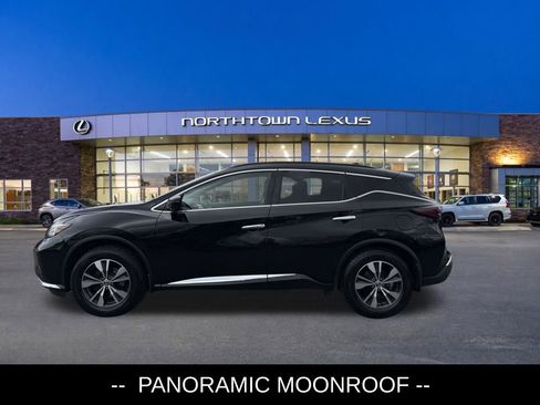 Used 2019 Nissan Murano SV w/ Premium Package AWD/4WD image 2