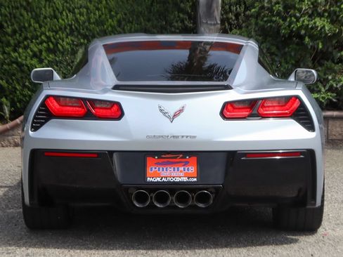 Used 2017 Chevrolet Corvette Stingray Coupe w/ 1LT RWD image 7