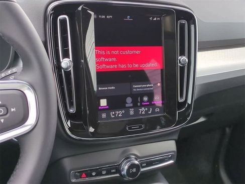 New 2026 Volvo XC40 B5 Ultra w/ Protection Package Premier image 28