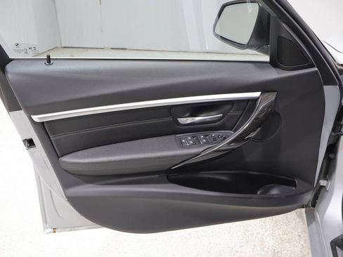 Used 2017 BMW 330i xDrive Sedan AWD/4WD image 13