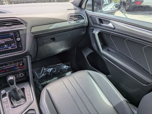 Used 2023 Volkswagen Tiguan SE R-Line FWD image 16