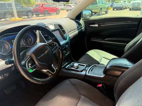 Used 2019 Chrysler 300 Touring w/ Sport Appearance Package RWD image 3