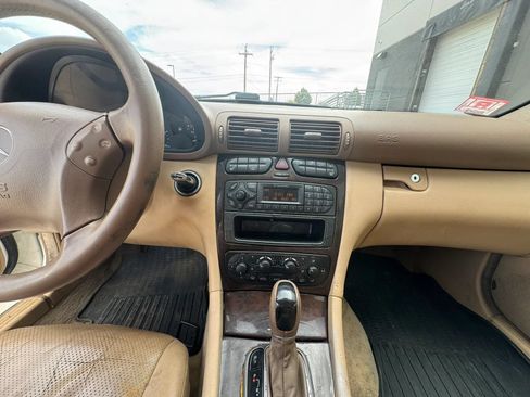 Used 2003 Mercedes-Benz C 240 4MATIC Sedan image 10