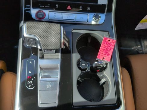 New 2025 Audi RS Q8 performance image 17