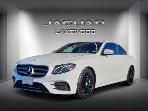 Used 2017 Mercedes-Benz E 300 4MATIC image 1