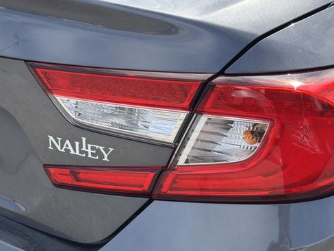 Used 2018 Honda Accord EX-L image 10