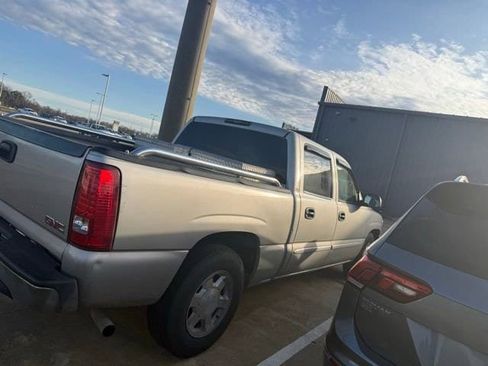 Used 2006 GMC Sierra 1500 SLE w/ Light Duty Power Package image 3