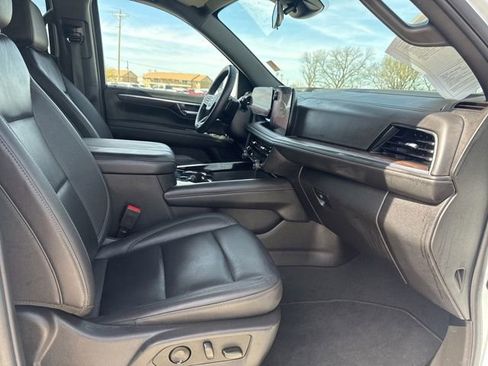 Used 2025 Chevrolet Tahoe LT image 18