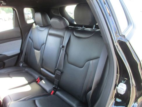 Used 2023 Jeep Compass Latitude AWD/4WD image 20