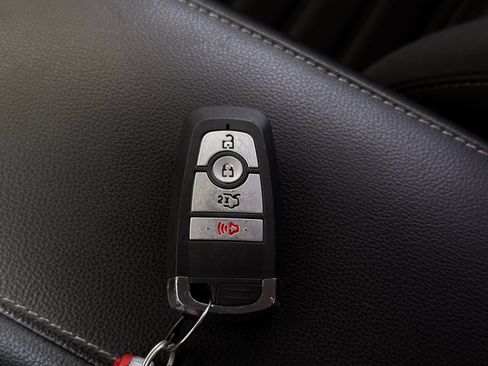 Used 2019 Ford Fusion SE FWD image 40